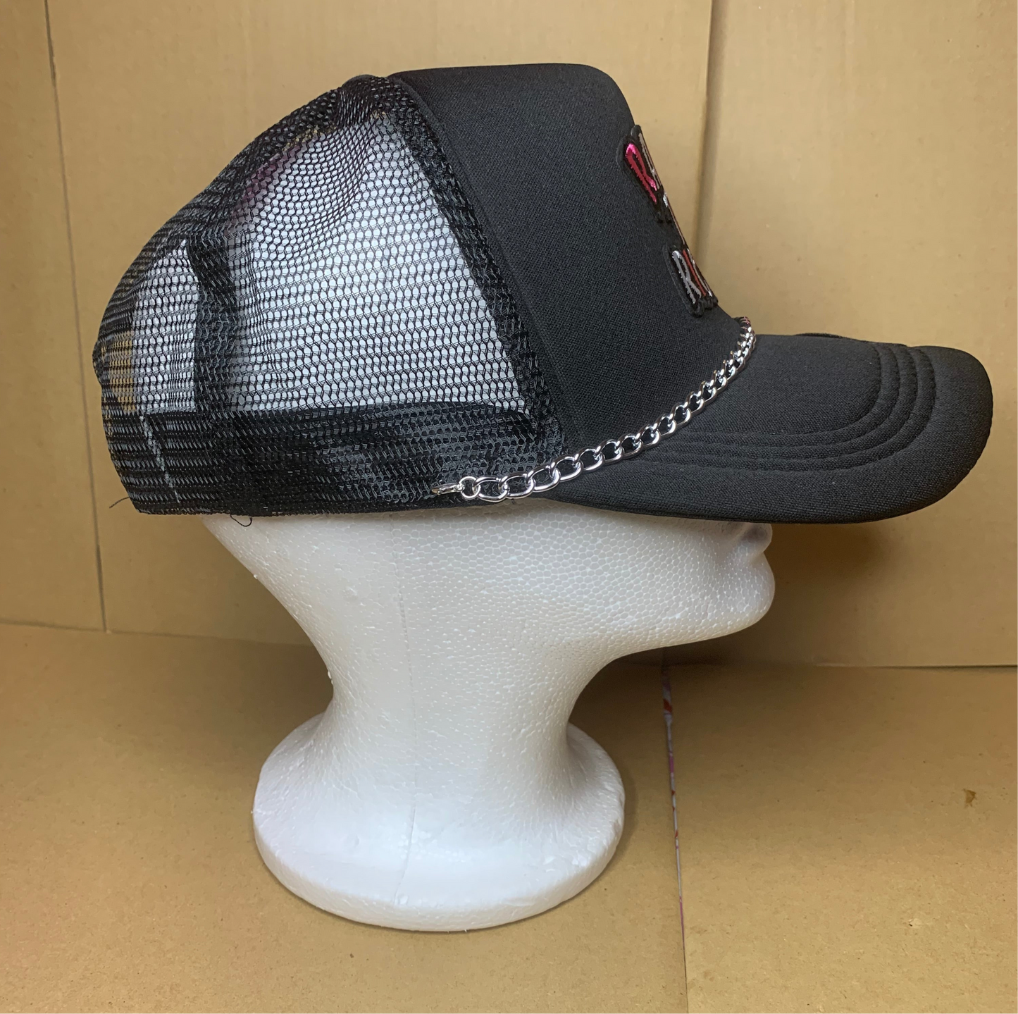 🩷🖤SnapBack trucker hat🧢