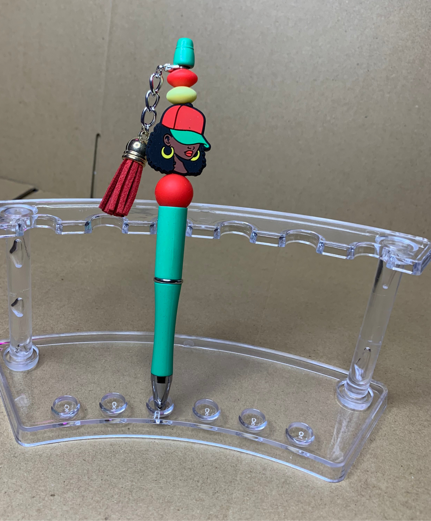 ❤️Beaded & charmed keychain🔑& ink ✍️pen set💛