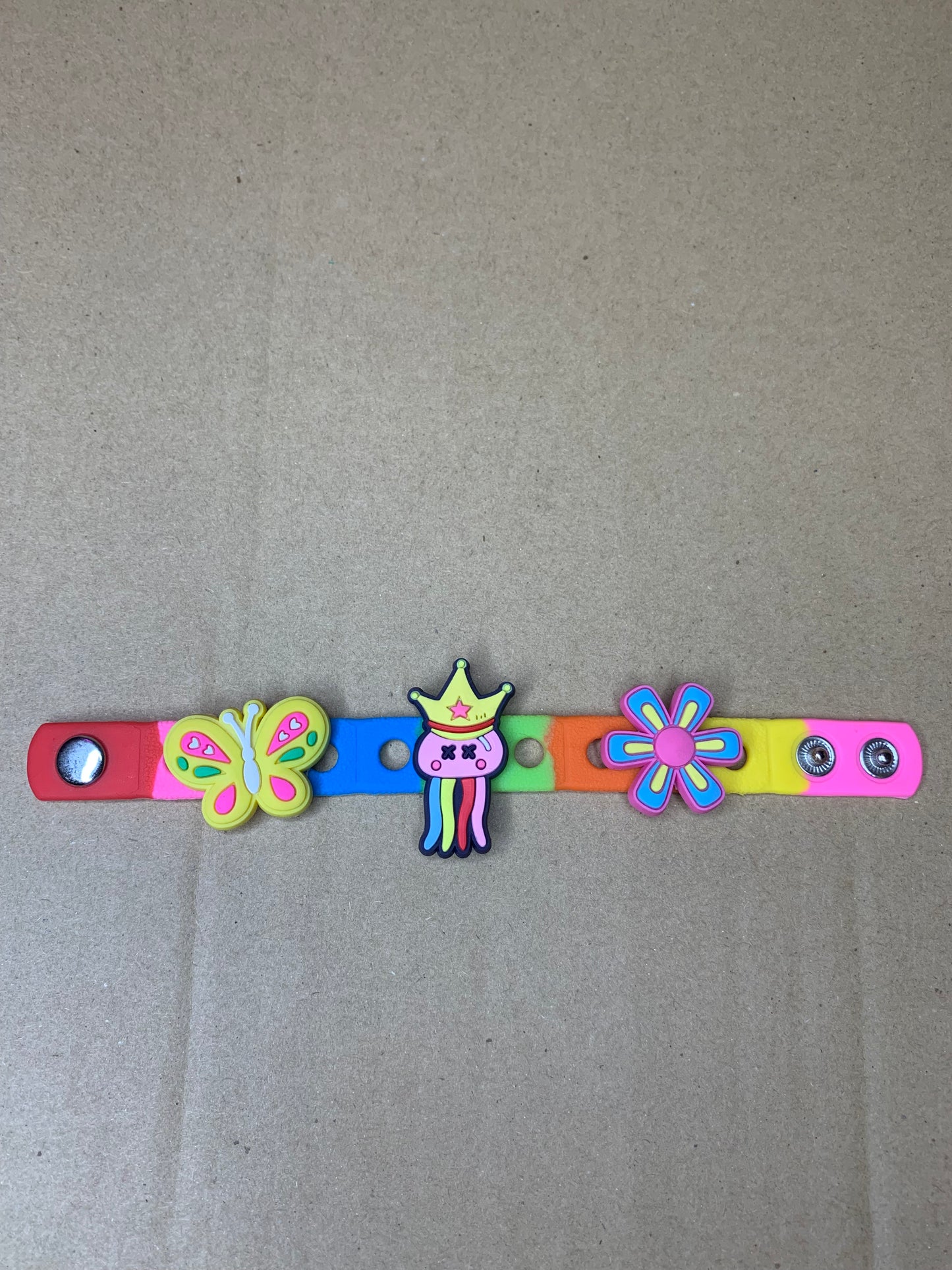 🩷Kids silicone snap charm braclet💛