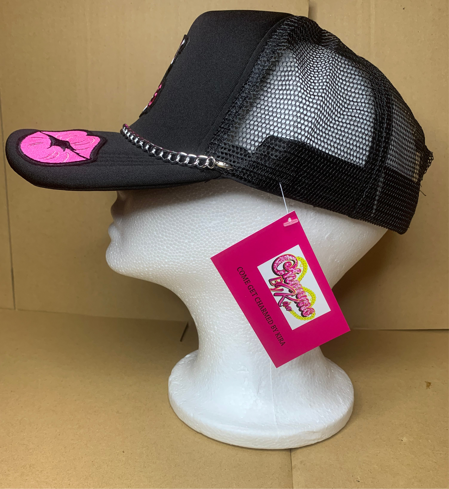 🩷🖤SnapBack trucker hat🧢