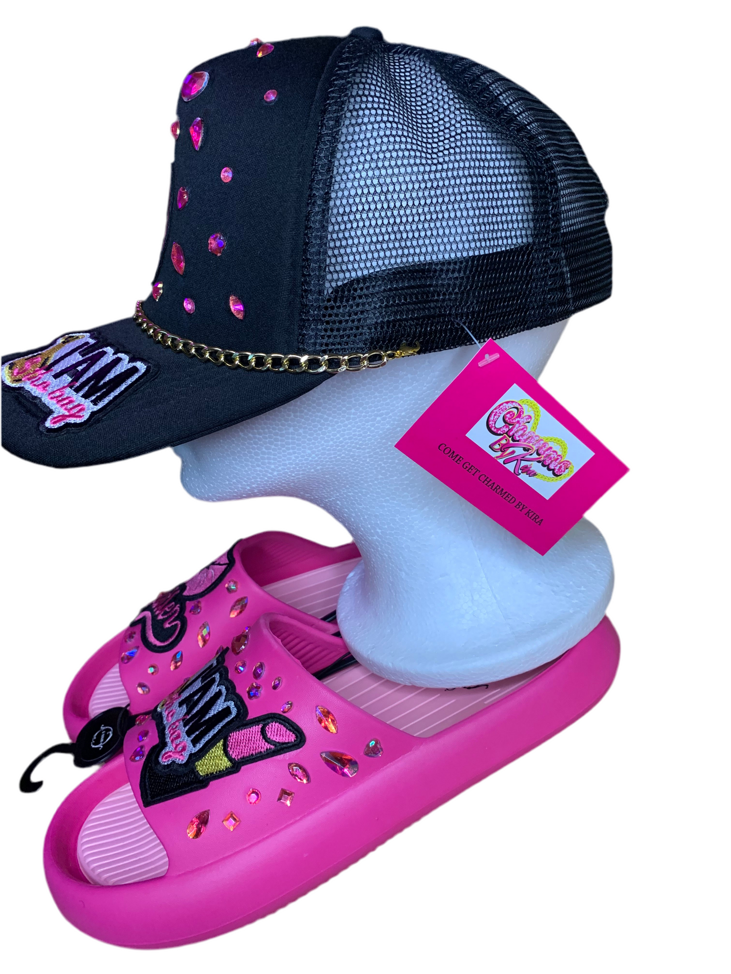 🩷SnapBack trucker hat🧢& slides set