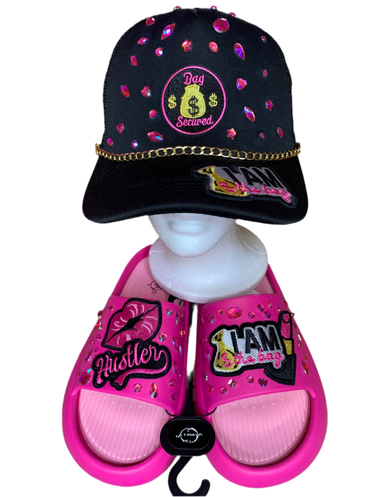 🩷SnapBack trucker hat🧢& slides set