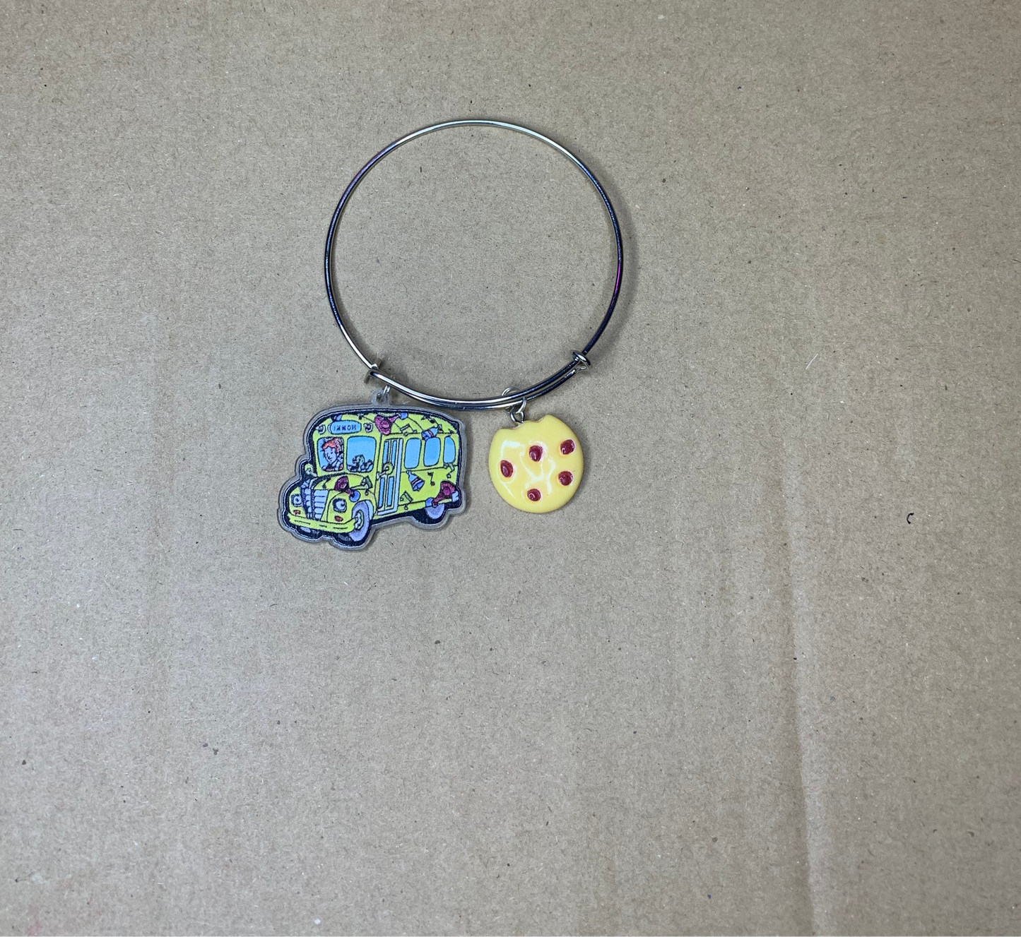 🩵Charm bangle💛