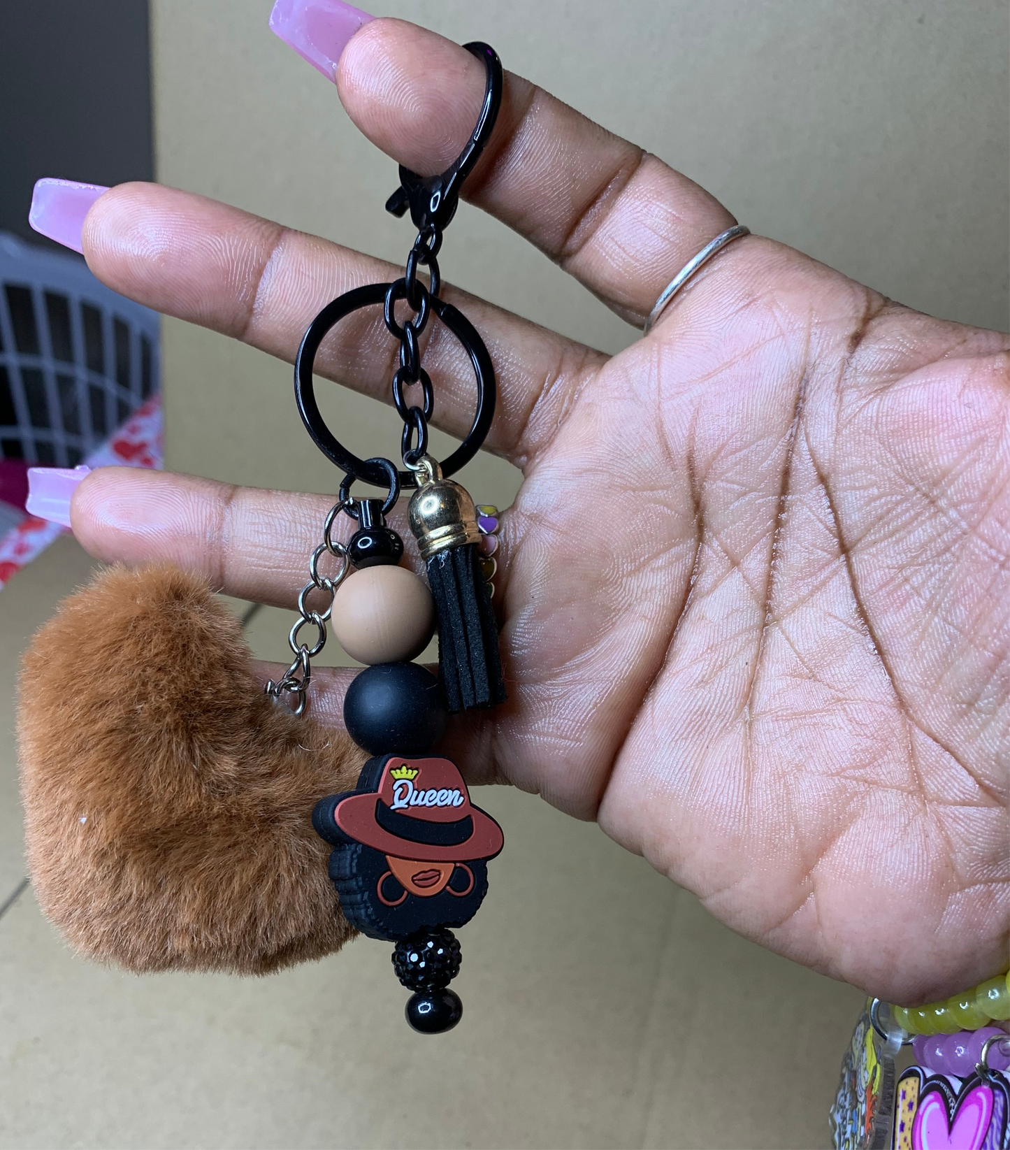 🤎Beaded & charmed keychain🔑& ink ✍️pen set🖤