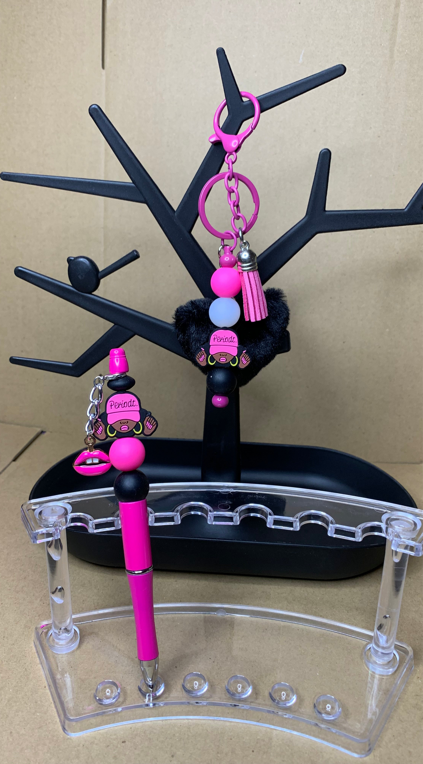 💗Beaded & charmed keychain🔑& ink✍️pen set