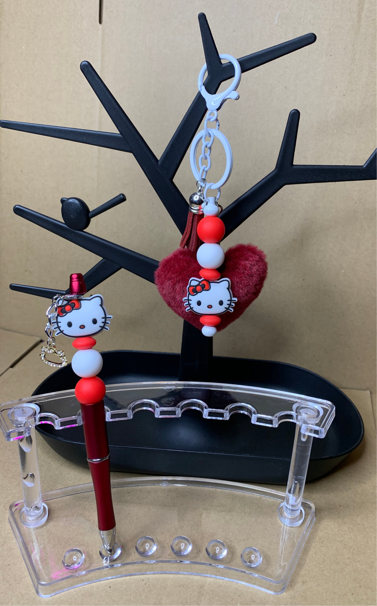 🤍Beaded & charmed keychain🔑& ink pen🖊️set❤️