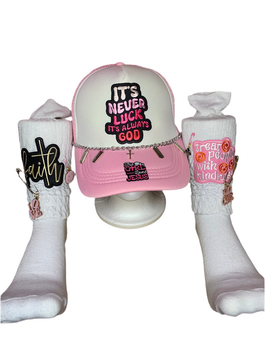 🤍SnapBack trucker hat🧢& slouch socks🧦set