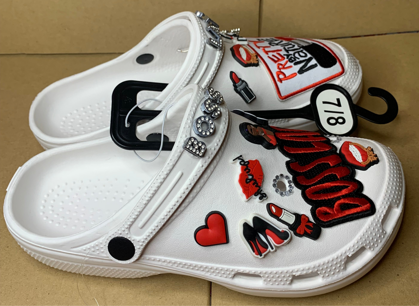 ❤️SnapBack trucker hat🧢clogs & charm bangle set