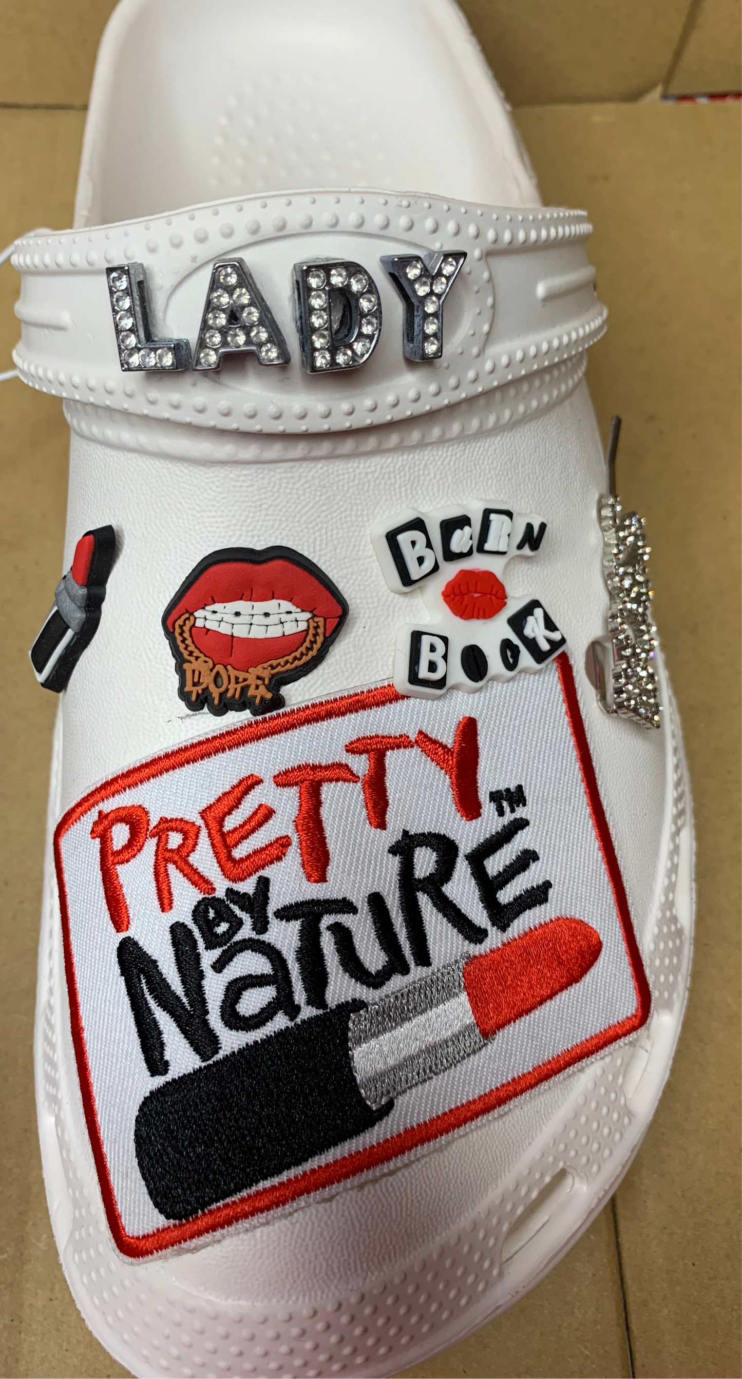 ❤️SnapBack trucker hat🧢clogs & charm bangle set