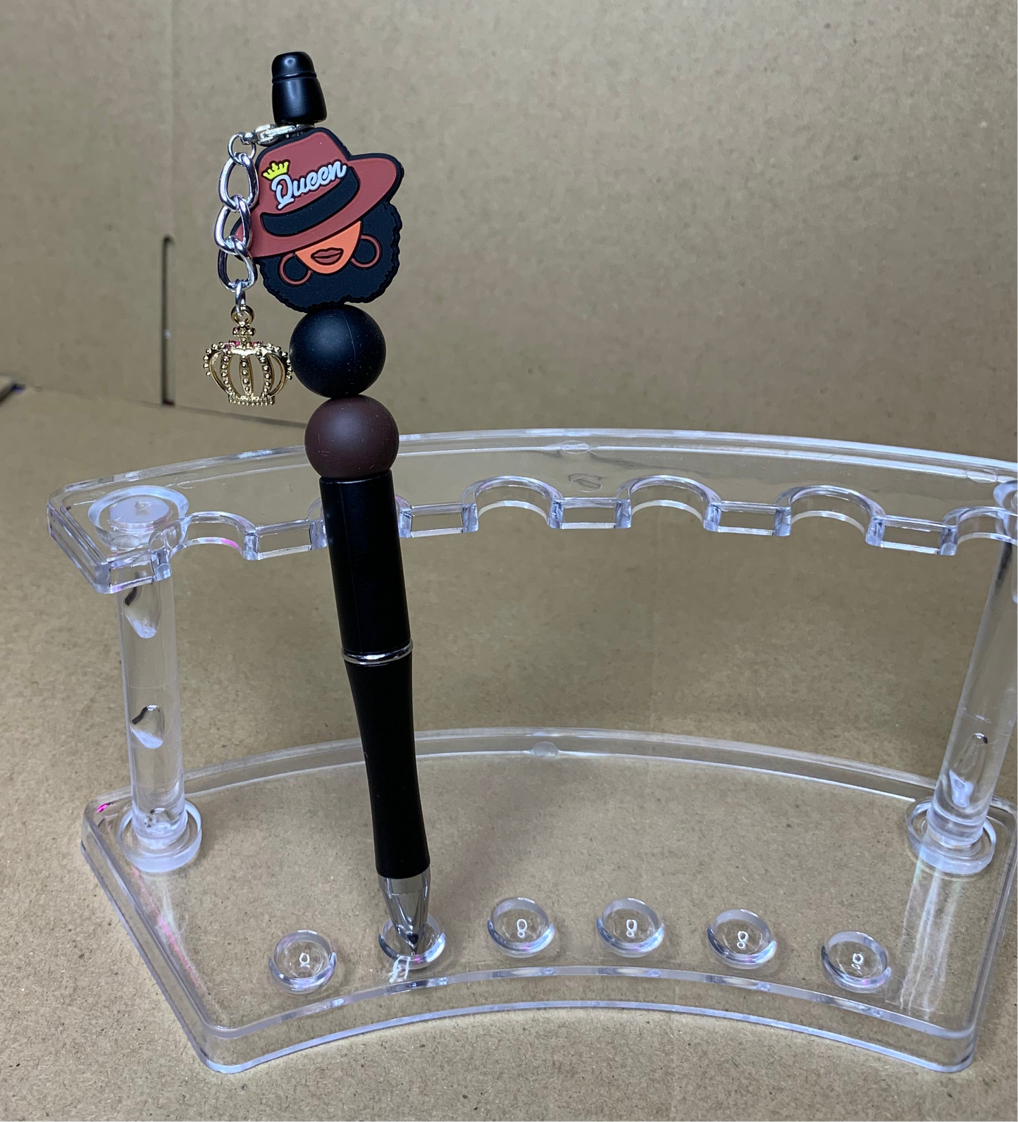 🤎Beaded & charmed keychain🔑& ink ✍️pen set🖤