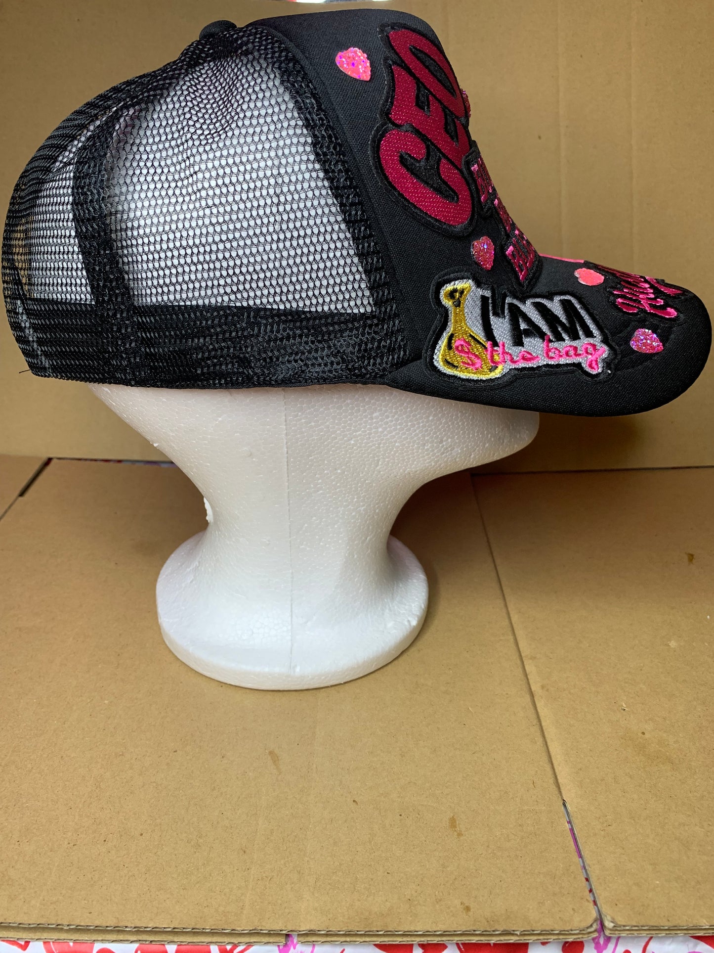 🩷🖤SnapBack trucker hat🧢