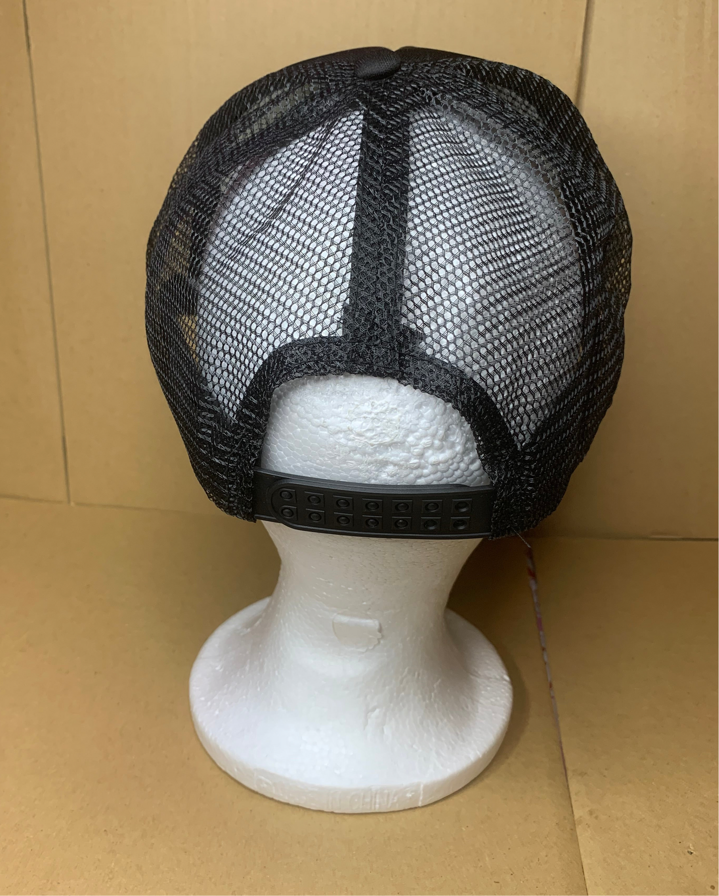 🩷🖤SnapBack trucker hat🧢