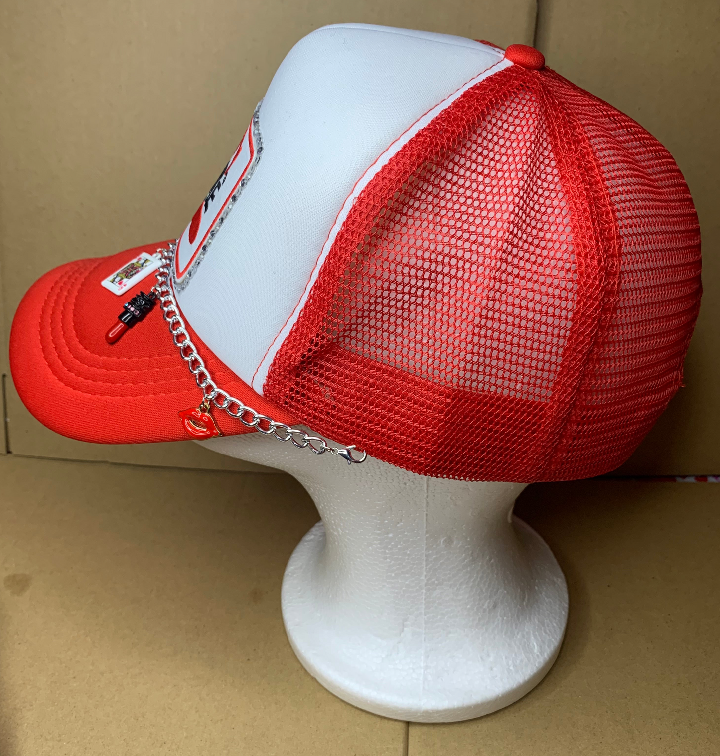 ❤️SnapBack trucker hat🧢clogs & charm bangle set